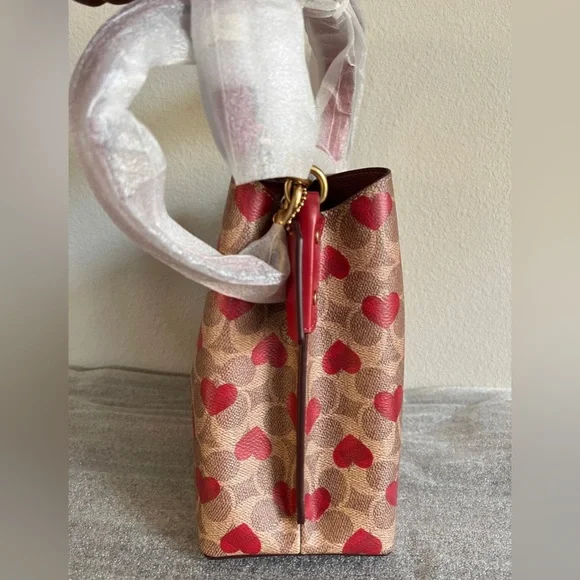 NWT Coach Willow Bucket Bag in Signature Canvas with Heart Print - Picture 3 of 12